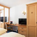 Anemone Hotel 4*
